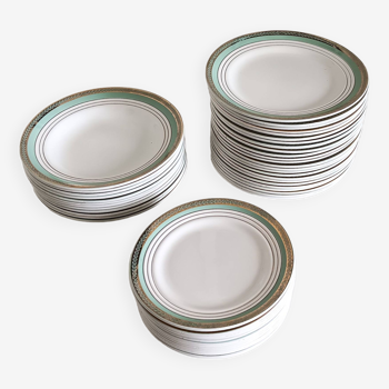 Céranord plate service in semi-porcelain, celadon green edging and gold pattern, 1940s-1950s