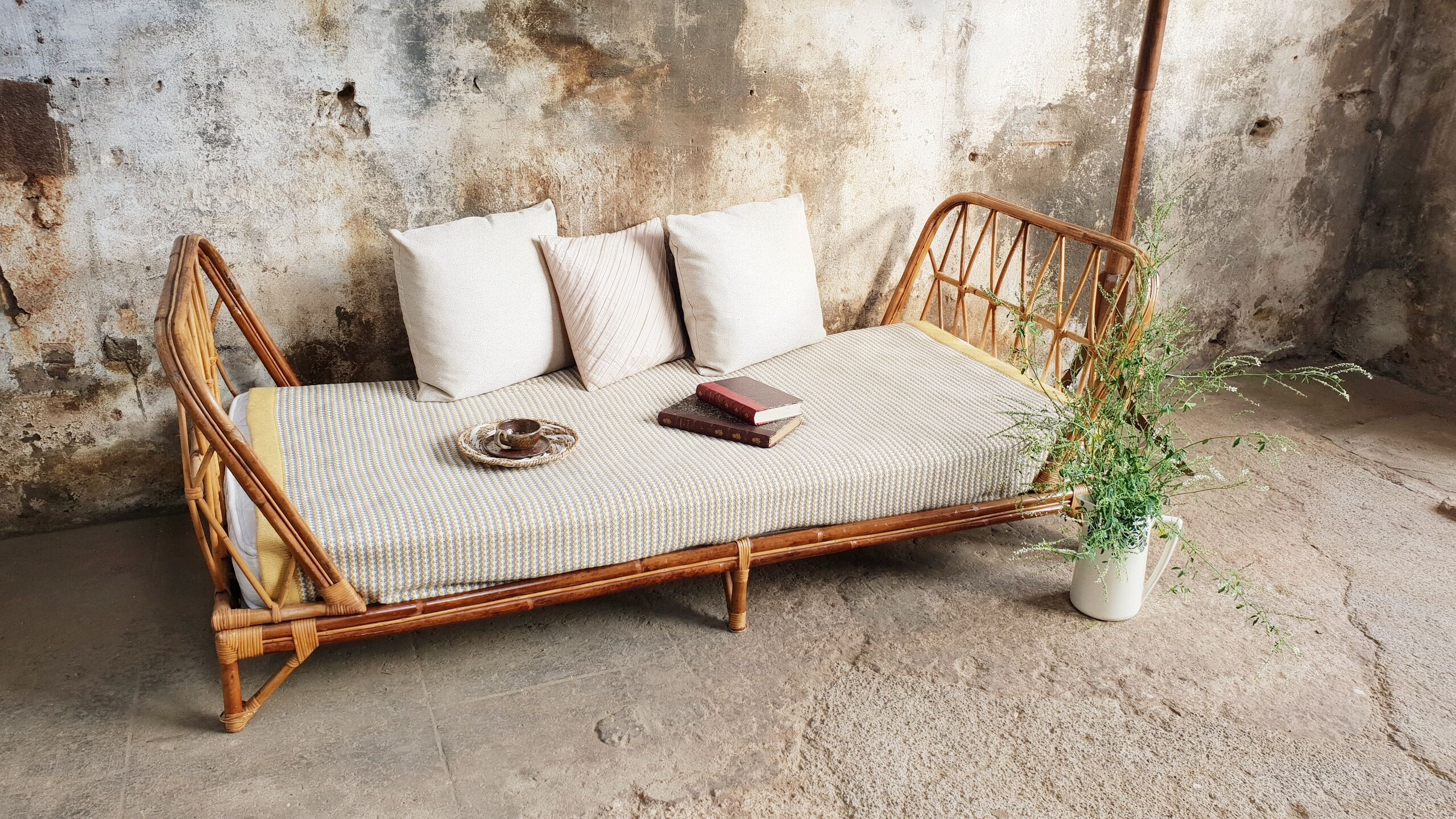 Rattan bed bench