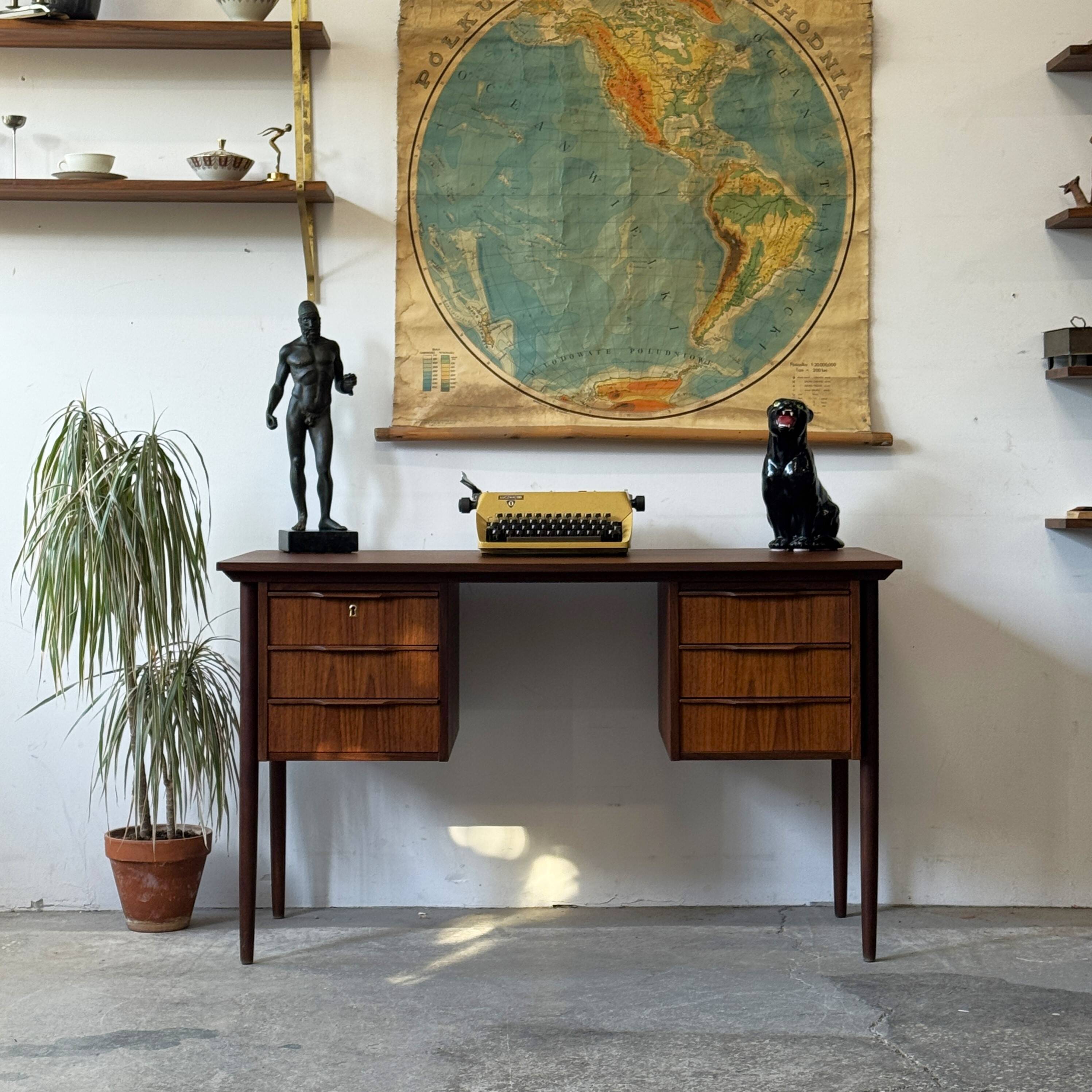 Teak desk, Denmark 60s/70s, vintage, mid-c modern