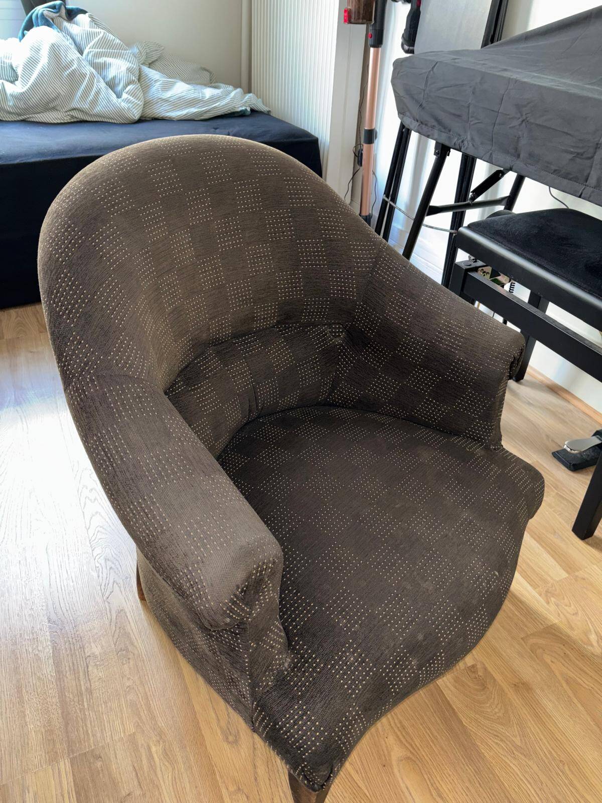 Set of two vintage armchairs