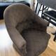 Lot de deux fauteuils vintages