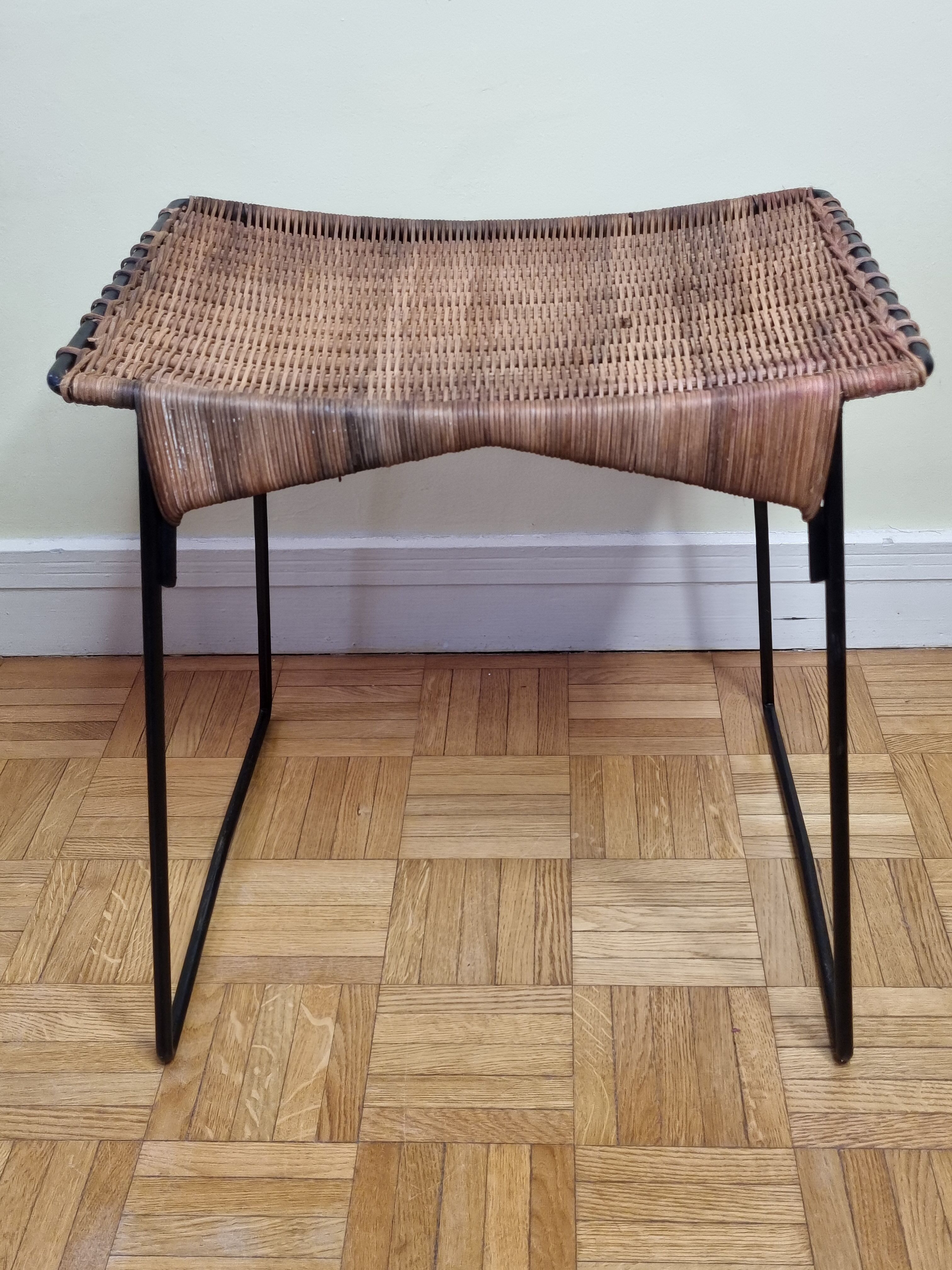 Raoul Guys stool for Airborne in wicker and lacquered steel 50s