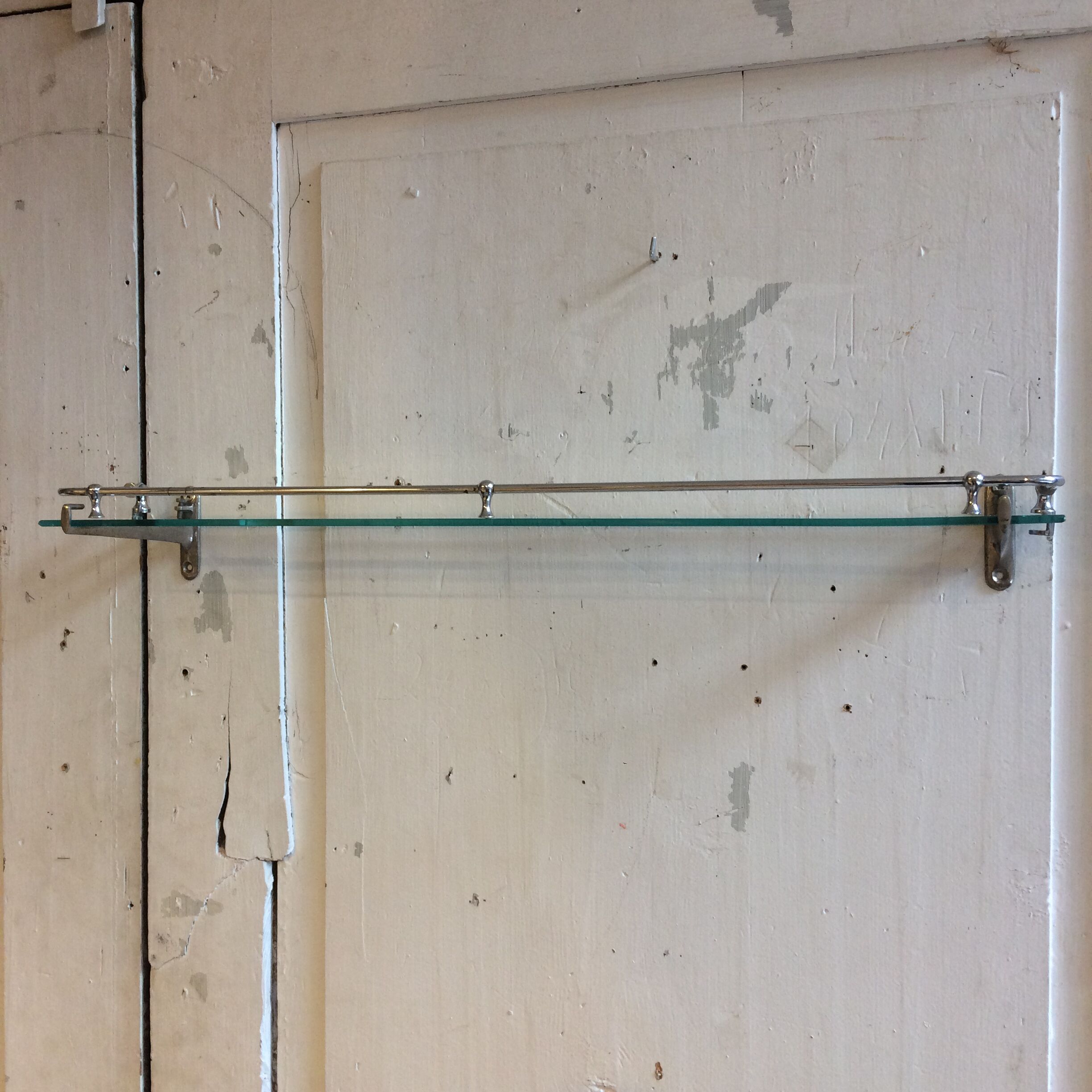 Tablette en verre pour salle de bains