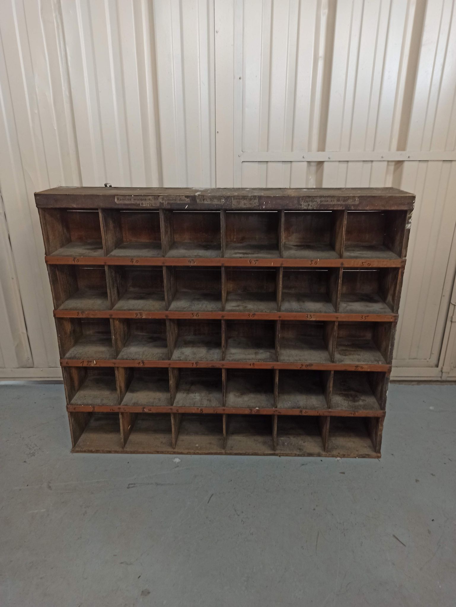 Duo of trade furniture sorting of the post shelf storage