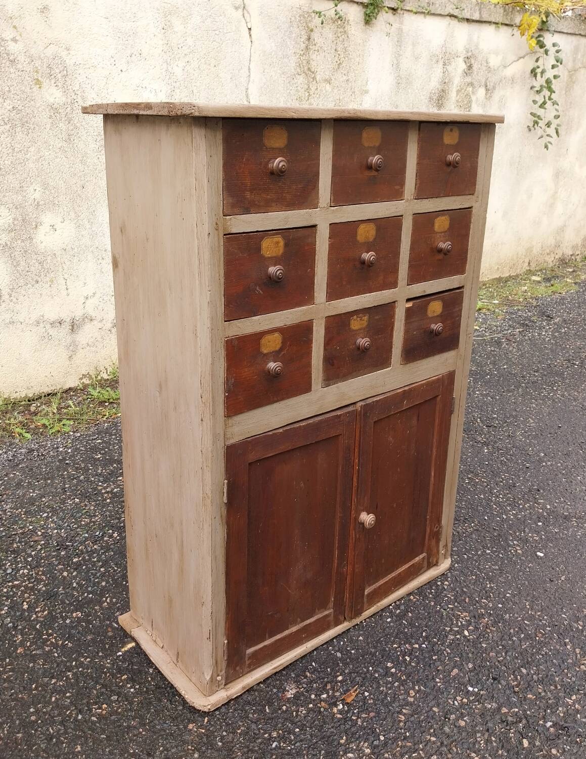 Seed grower's furniture