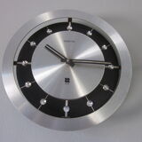 Wall clock 70