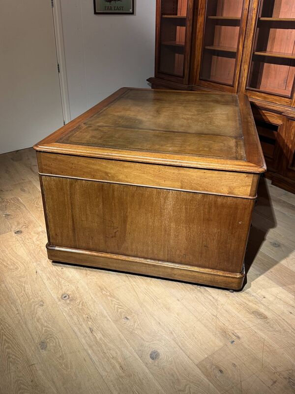 Grand bureau ancien/bureau de partenaires