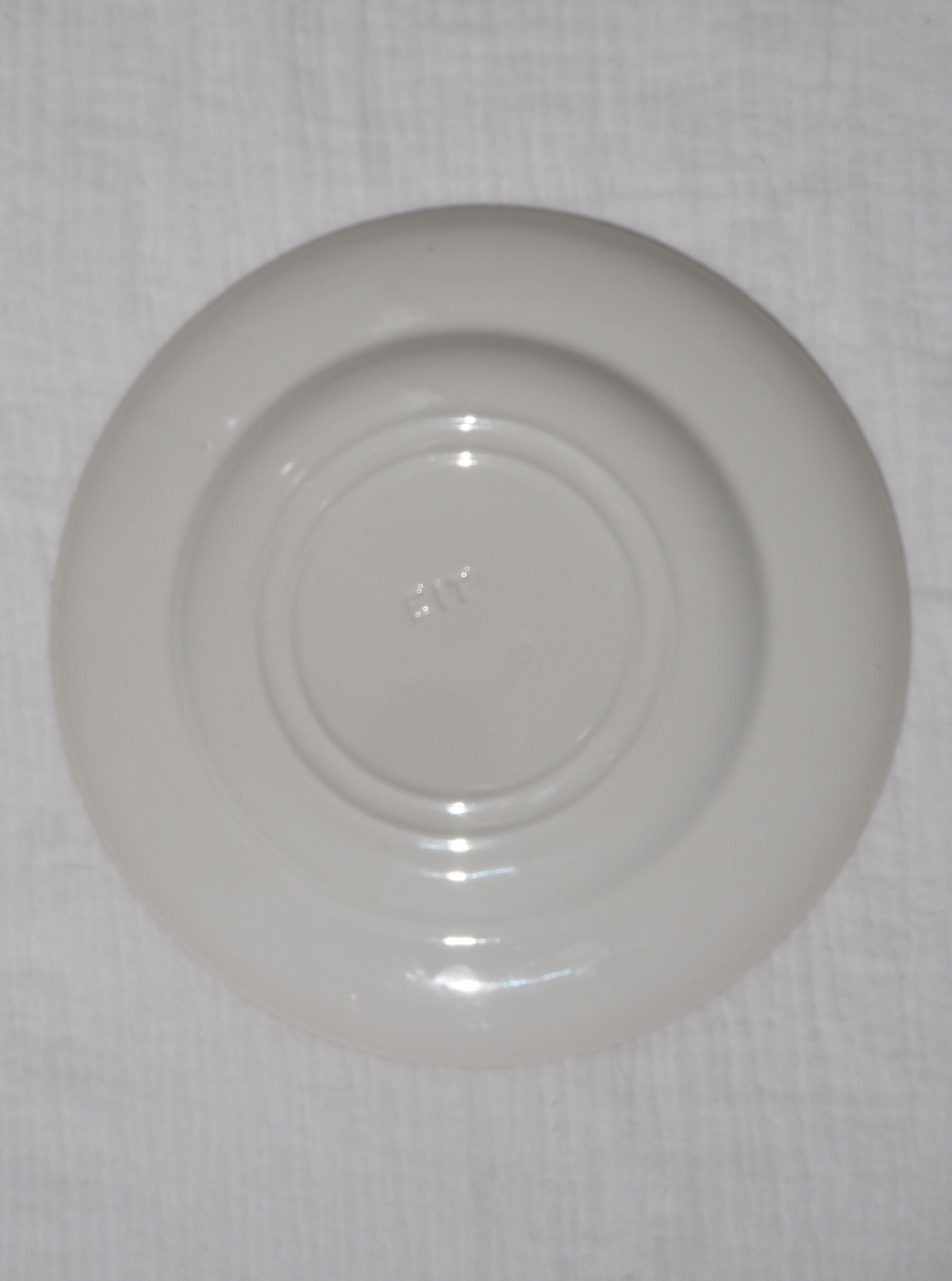 Set of 5 dessert plates with red English patterns