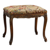 Tabouret sculpté de style Louis XV avec tapisserie au point de croix, France vers 1880