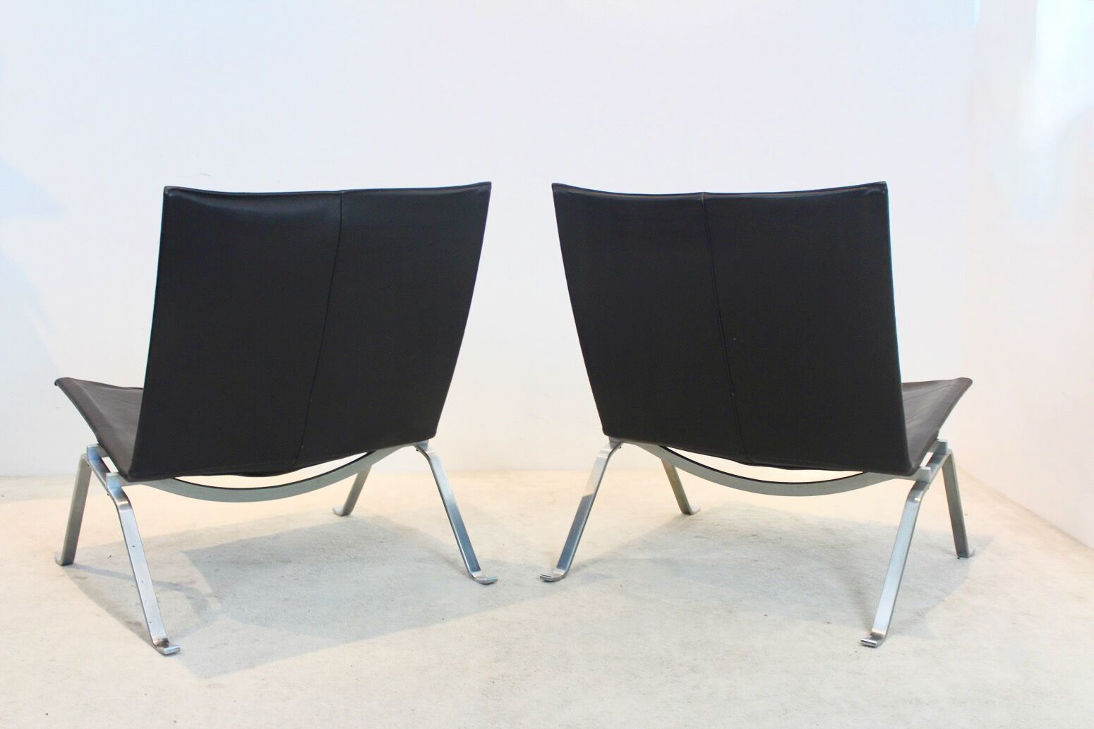 Fauteuils PK22 en cuir brun par Poul Kjærholm pour Fritz Hansen