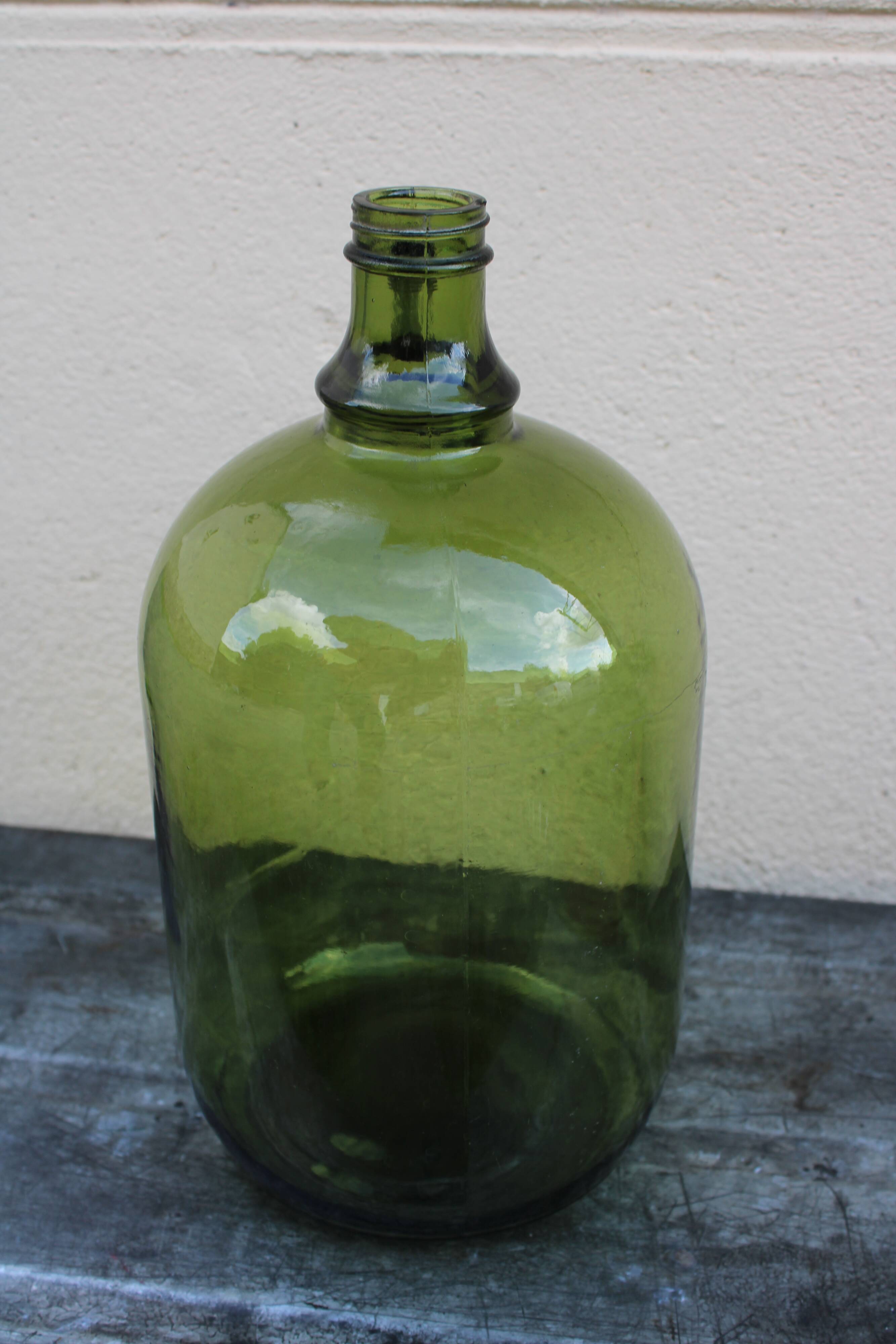 Demijohn with bottle green handle
