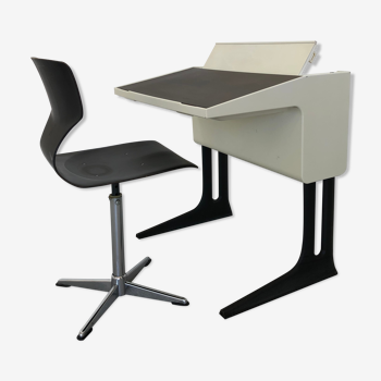 Space age children's desk and chair by Luigi Colani for Flötotto