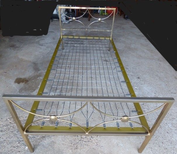 Bed 1 person vintage with metal headboard and footboard and spring metal box spring
