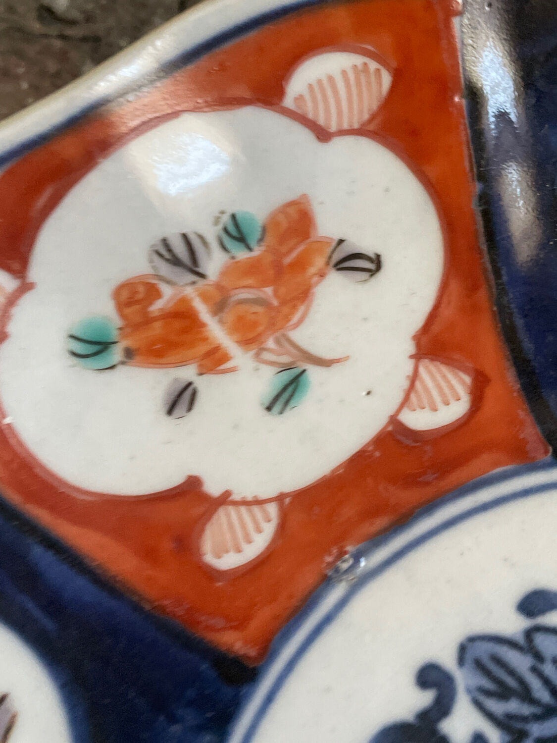 Assiette Imari XIXeme siècle .