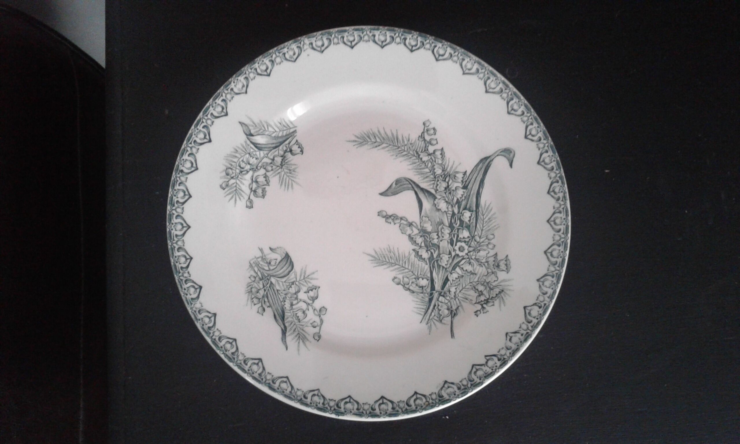 6 Flat asiiettes, Muguet decors.