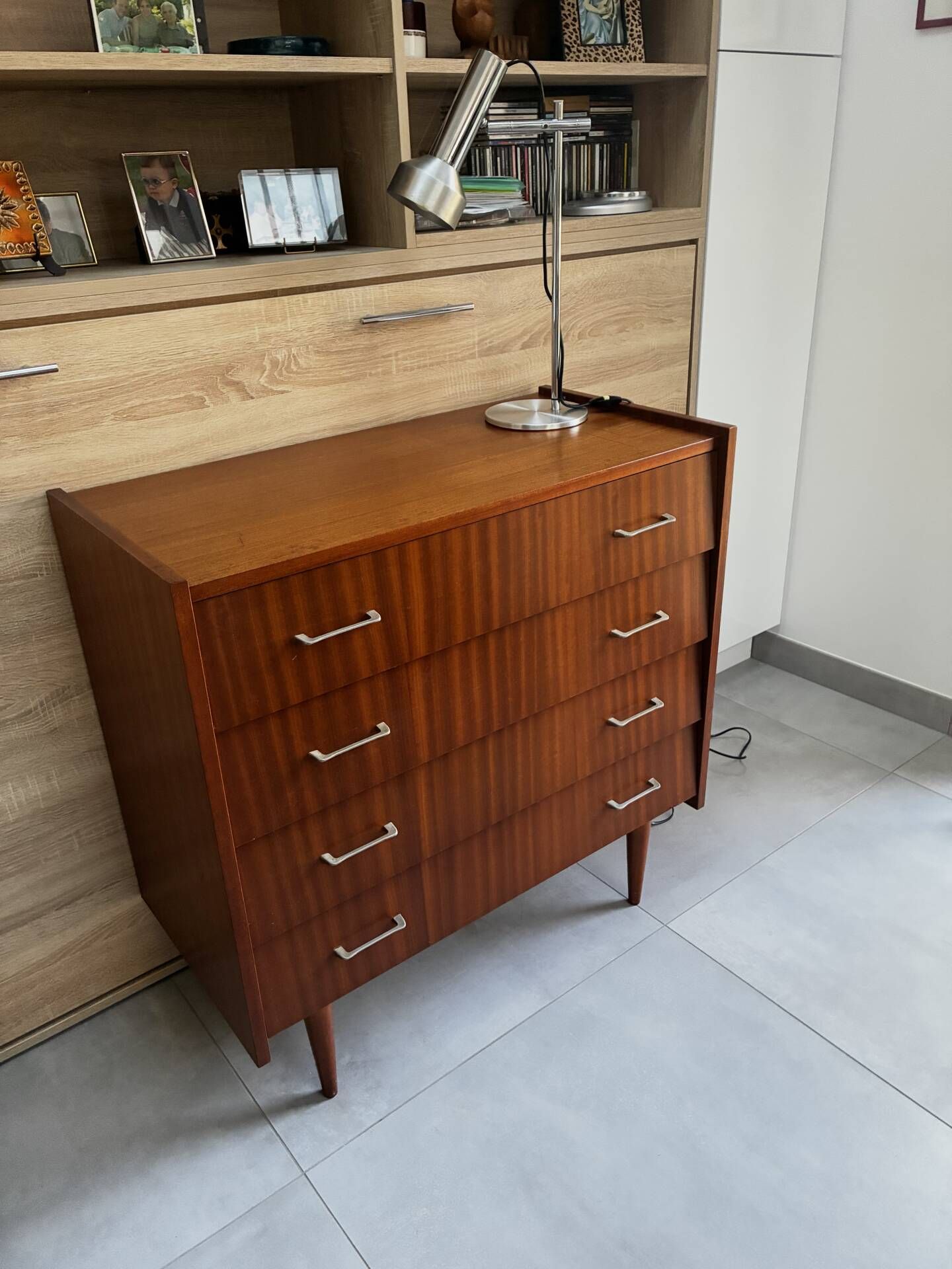 Vintage teak chest of drawers with 4 drawers from the 1960s.