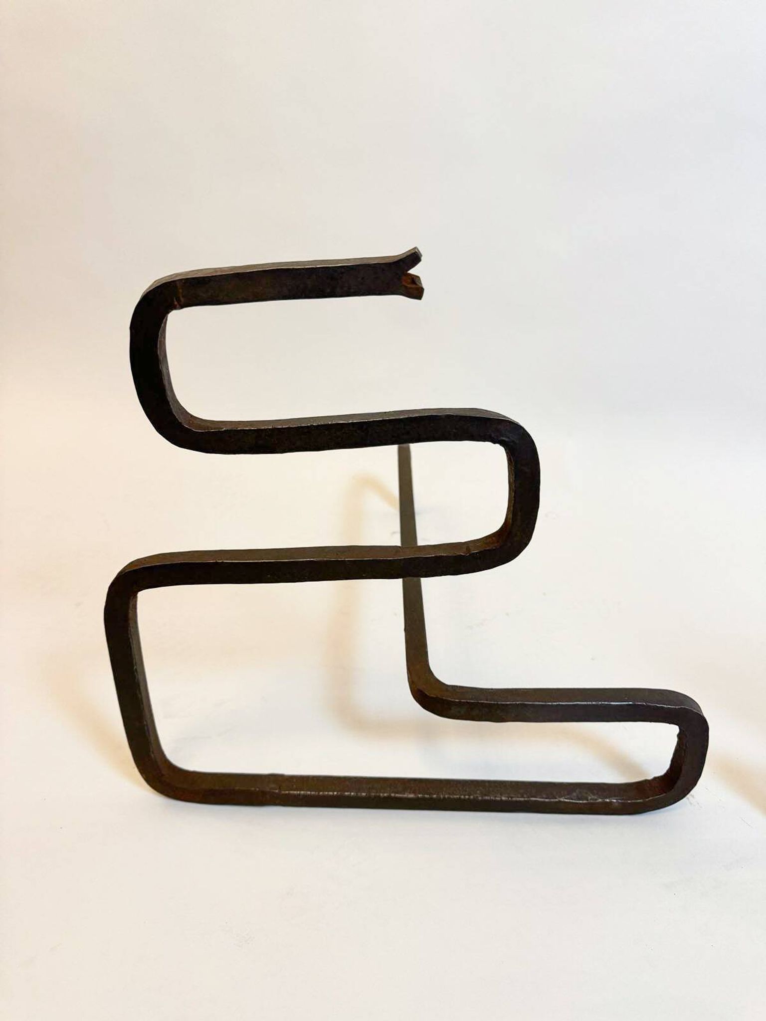 Paire de chenets à serpent en fer forgé, Italie, années 1950
