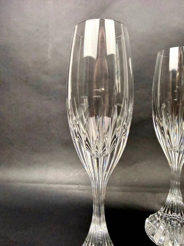 Set of 2 Baccarat Masséna champagne flutes.