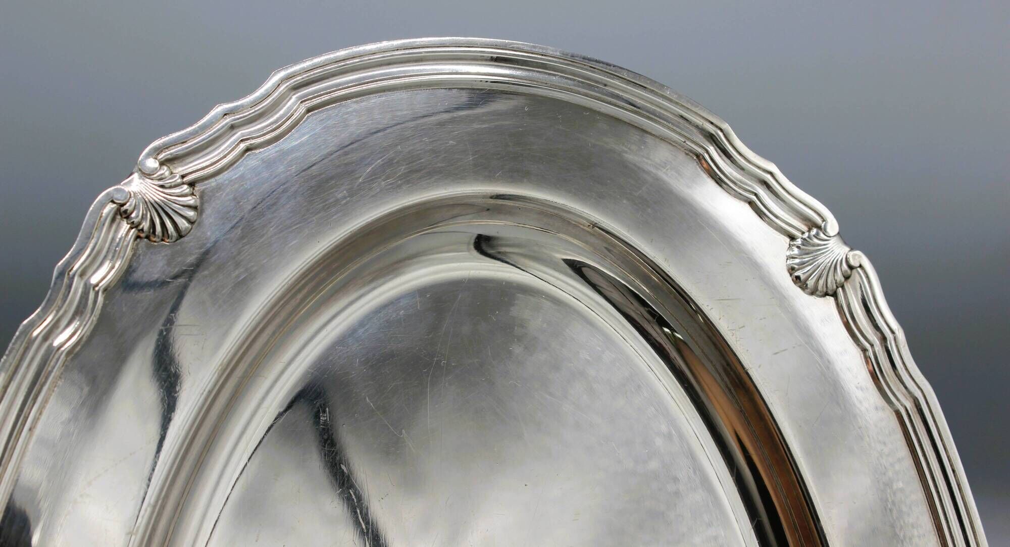 Very beautiful oval flat serving platter in silvered metal gallia coqui decoration