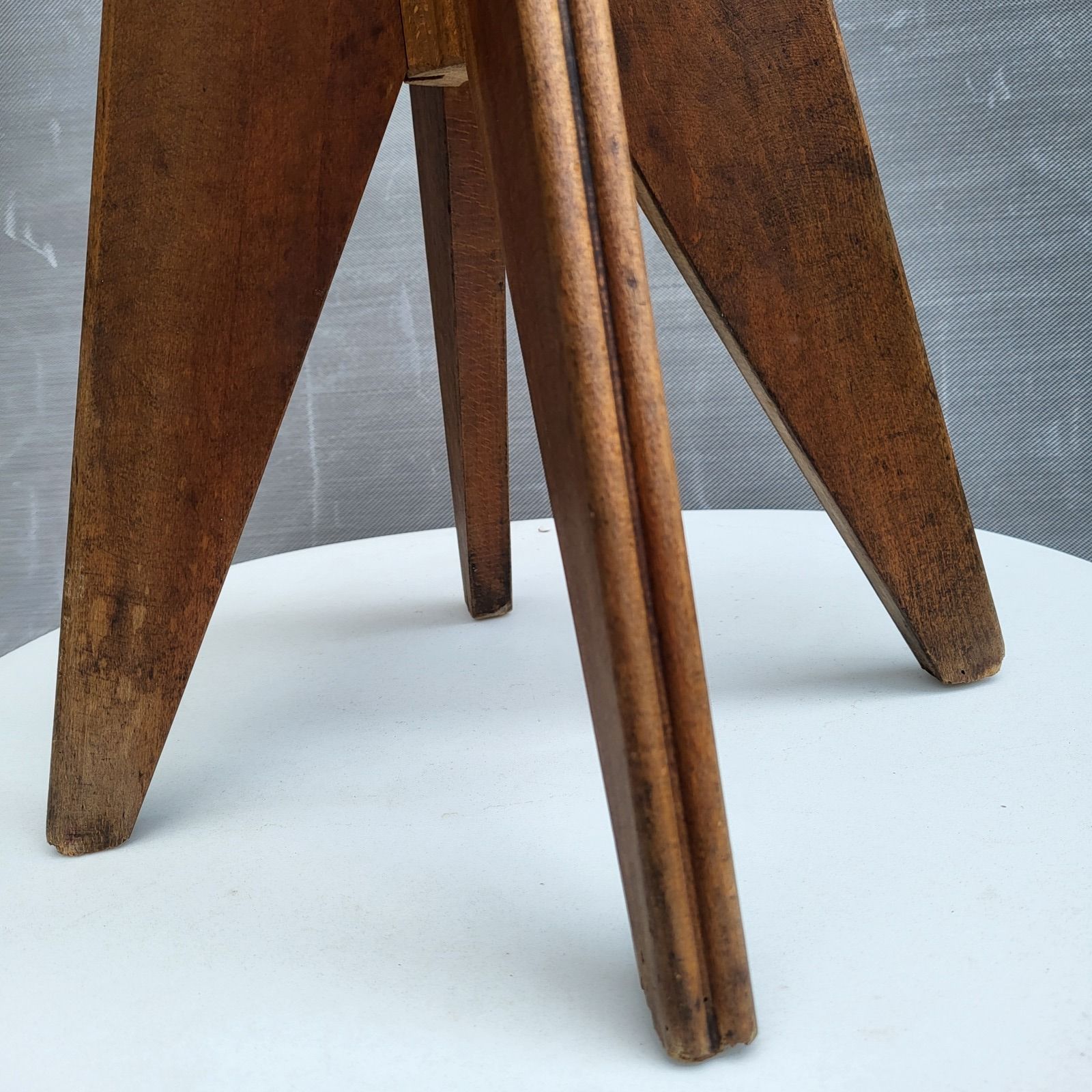 Vintage pop design stool 1950 • granny green leather