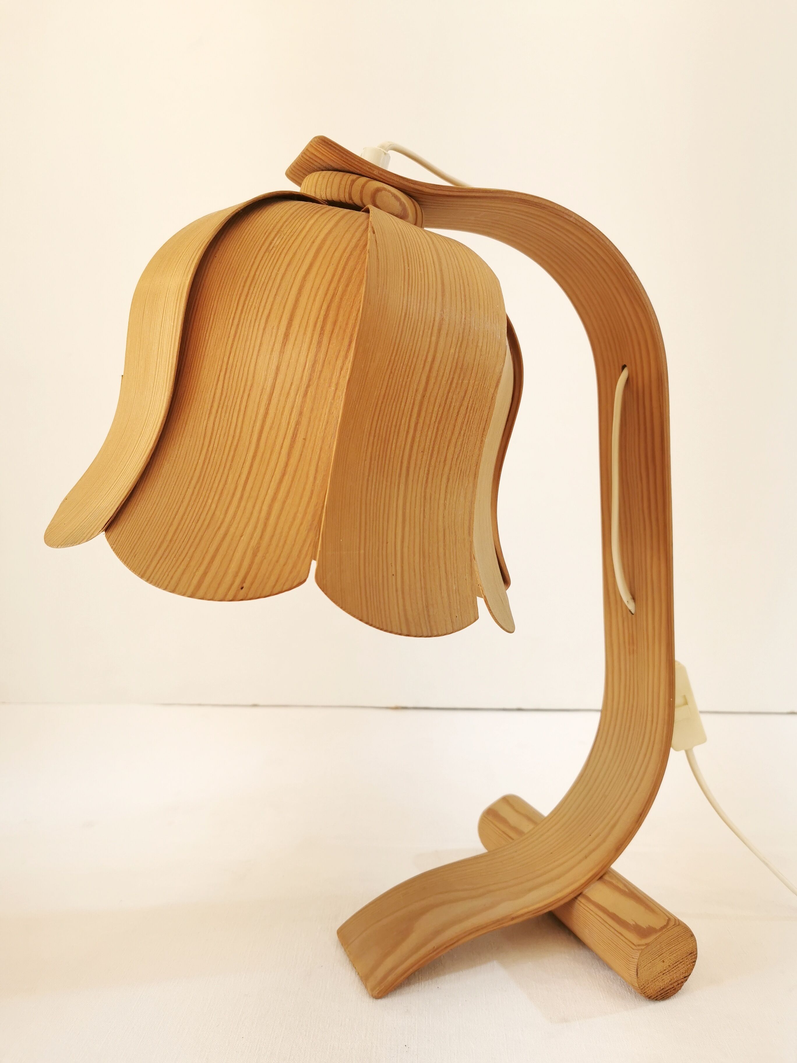 Lampe fleur en bois
