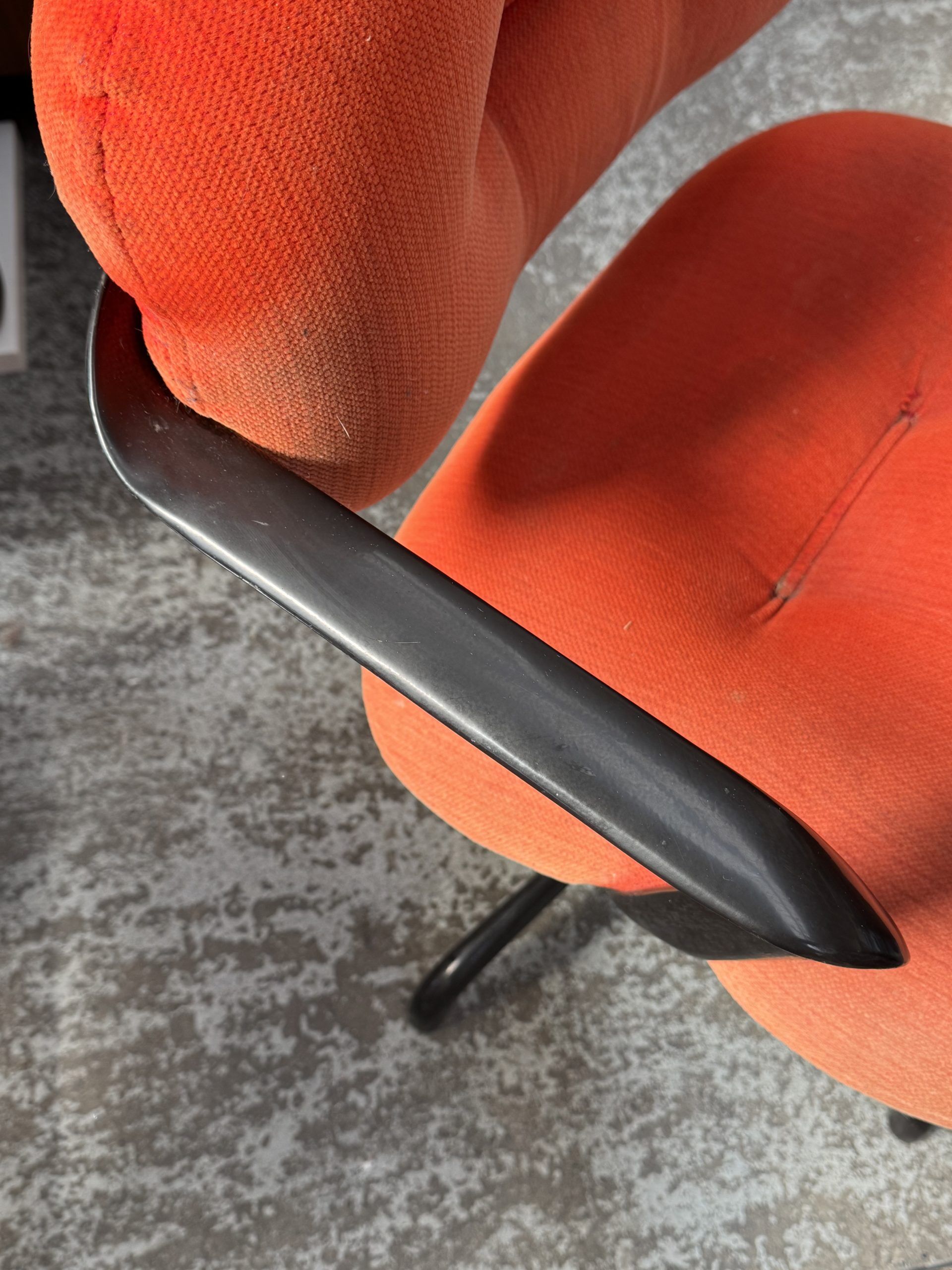 Knoll armchair