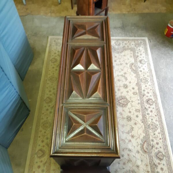 Grand coffre de style Louis XIII 168X53cm