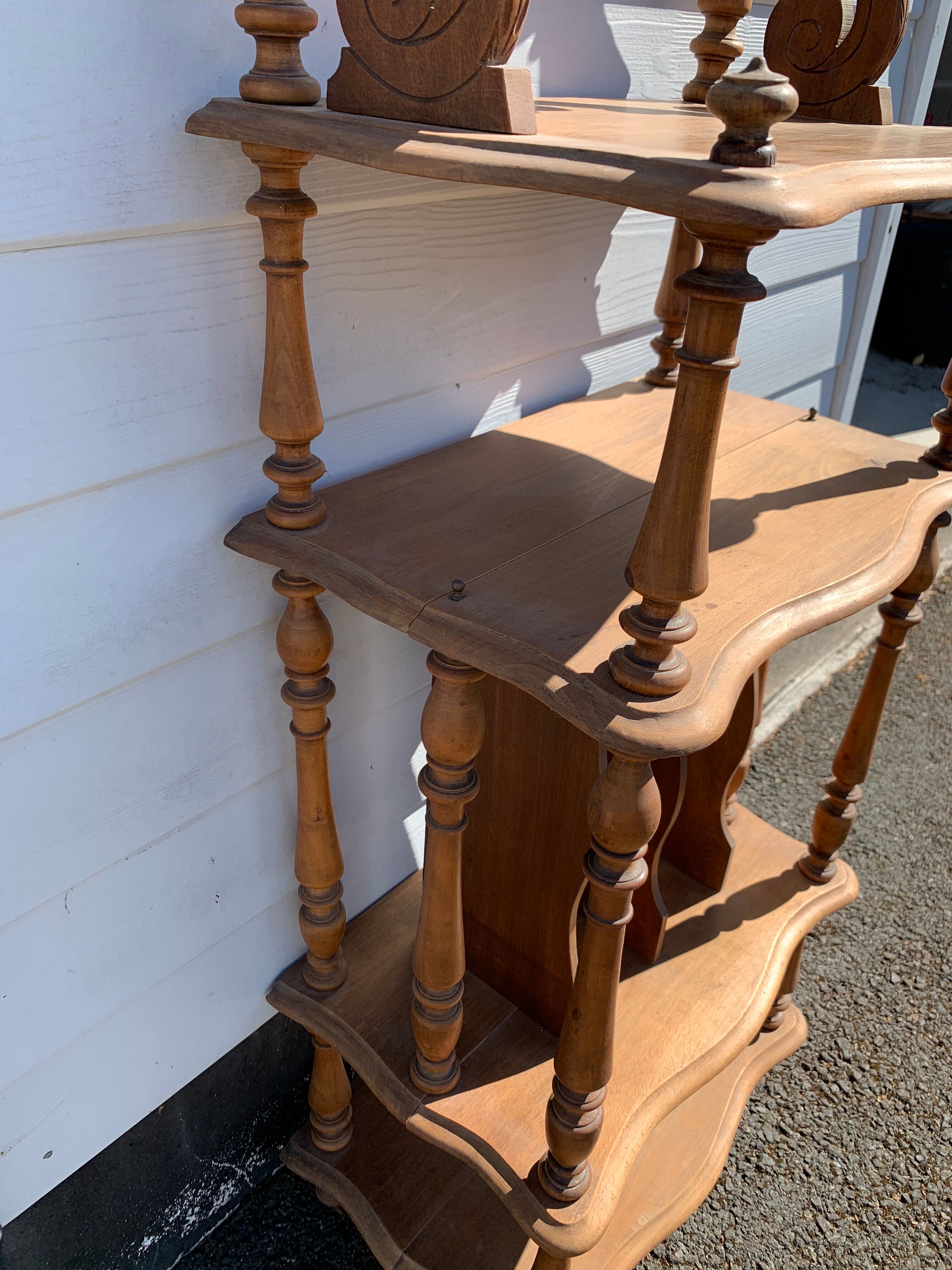 Sheet metal furniture, music