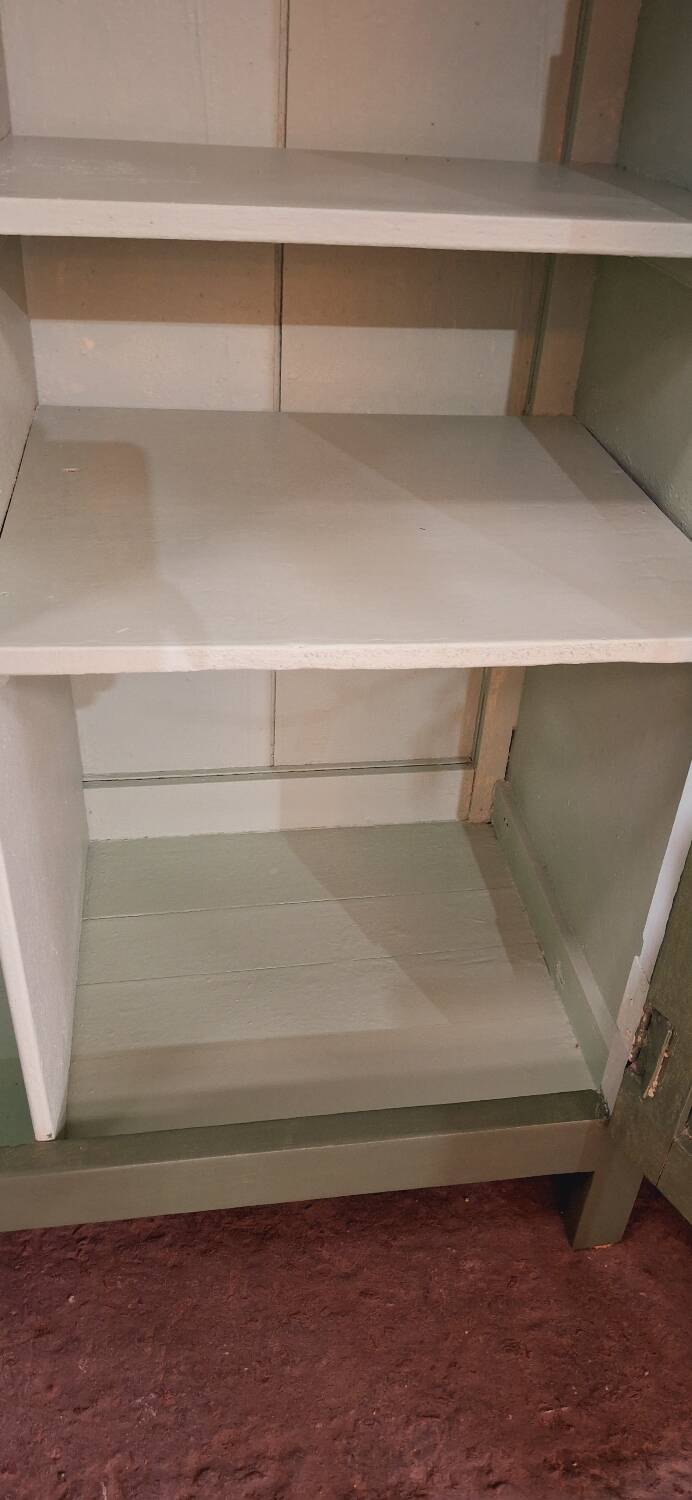 Armoire vintage