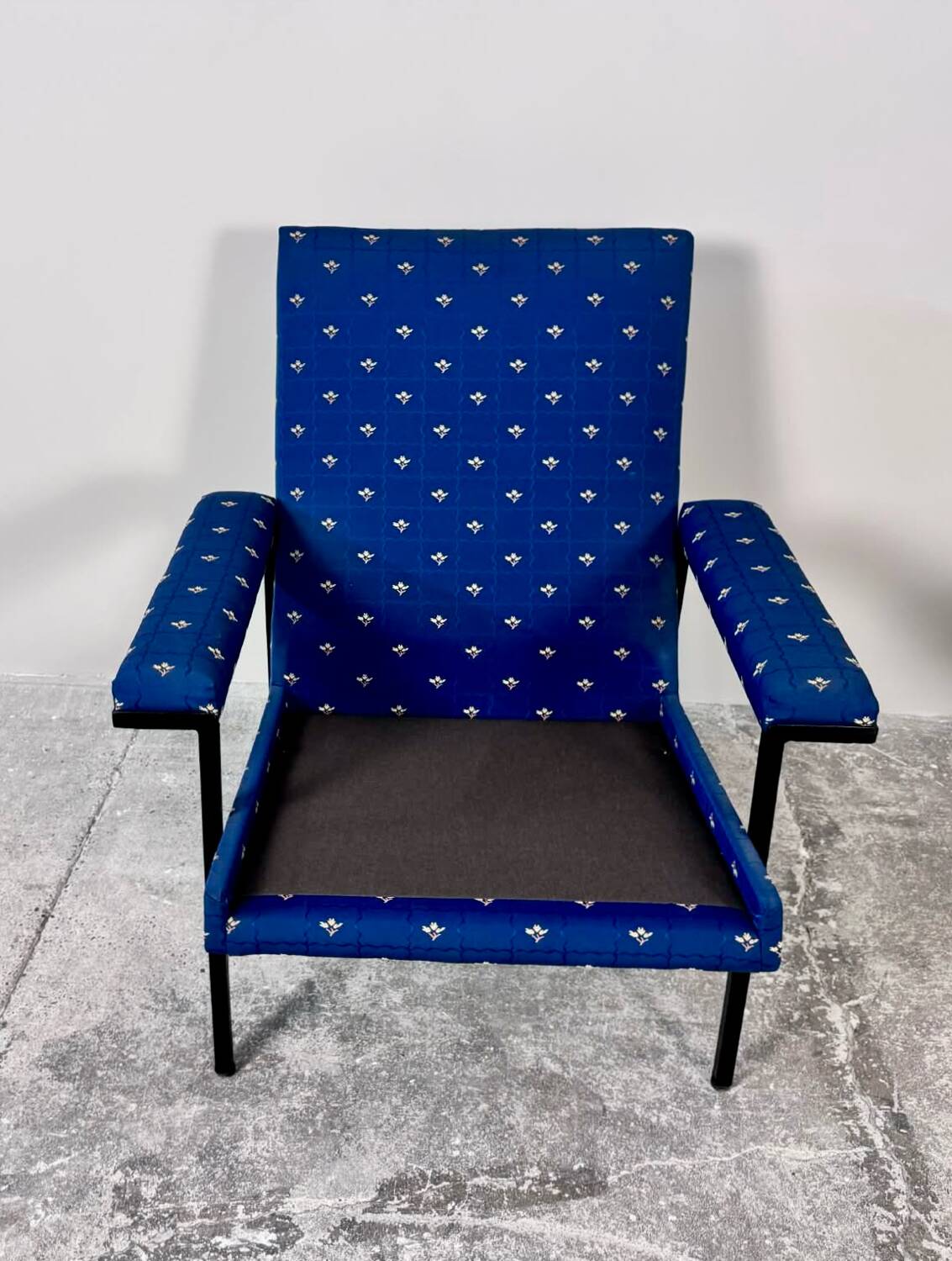 Guariche Armchairs ARP Guariche Motte Mortier 1955