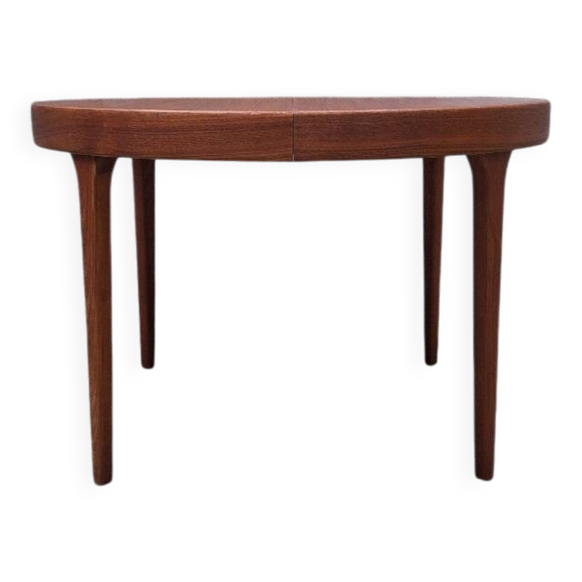Scandinavian extendable table in teak