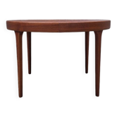 Scandinavian extendable table in teak