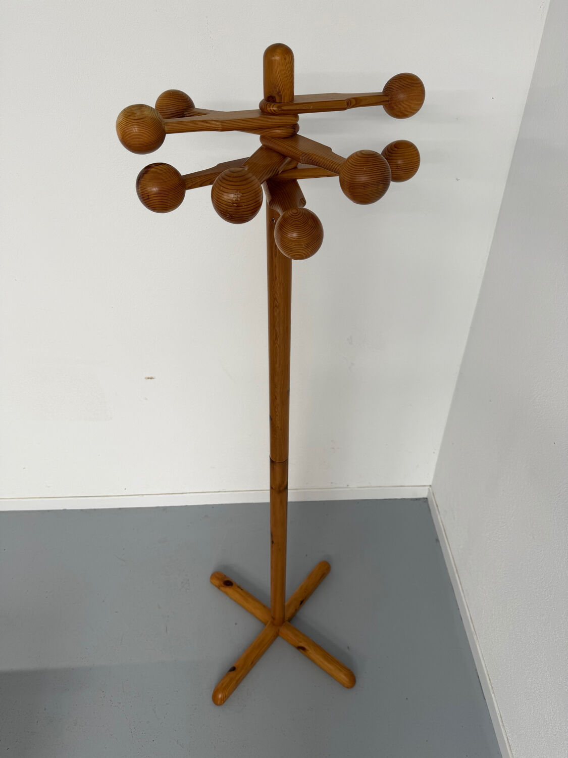 Vintage solid pine coat rack designed by Reiner Daumiller from the 1970s.