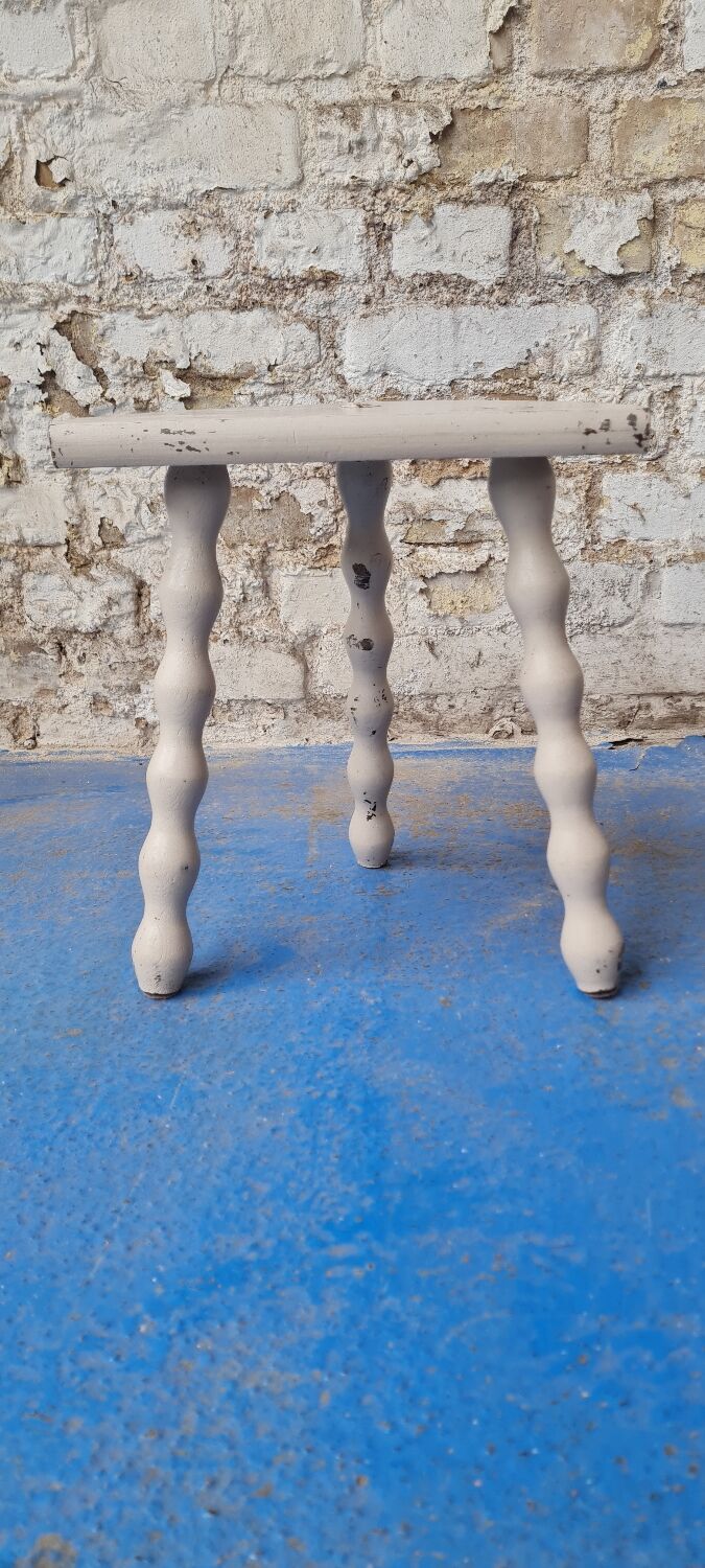 Tripod stool