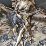 Art Nouveau pocket emptier/Woman with mandolin on vine leaves in spelter