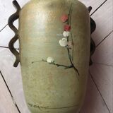 Vase en terre cuite décor d’églantines