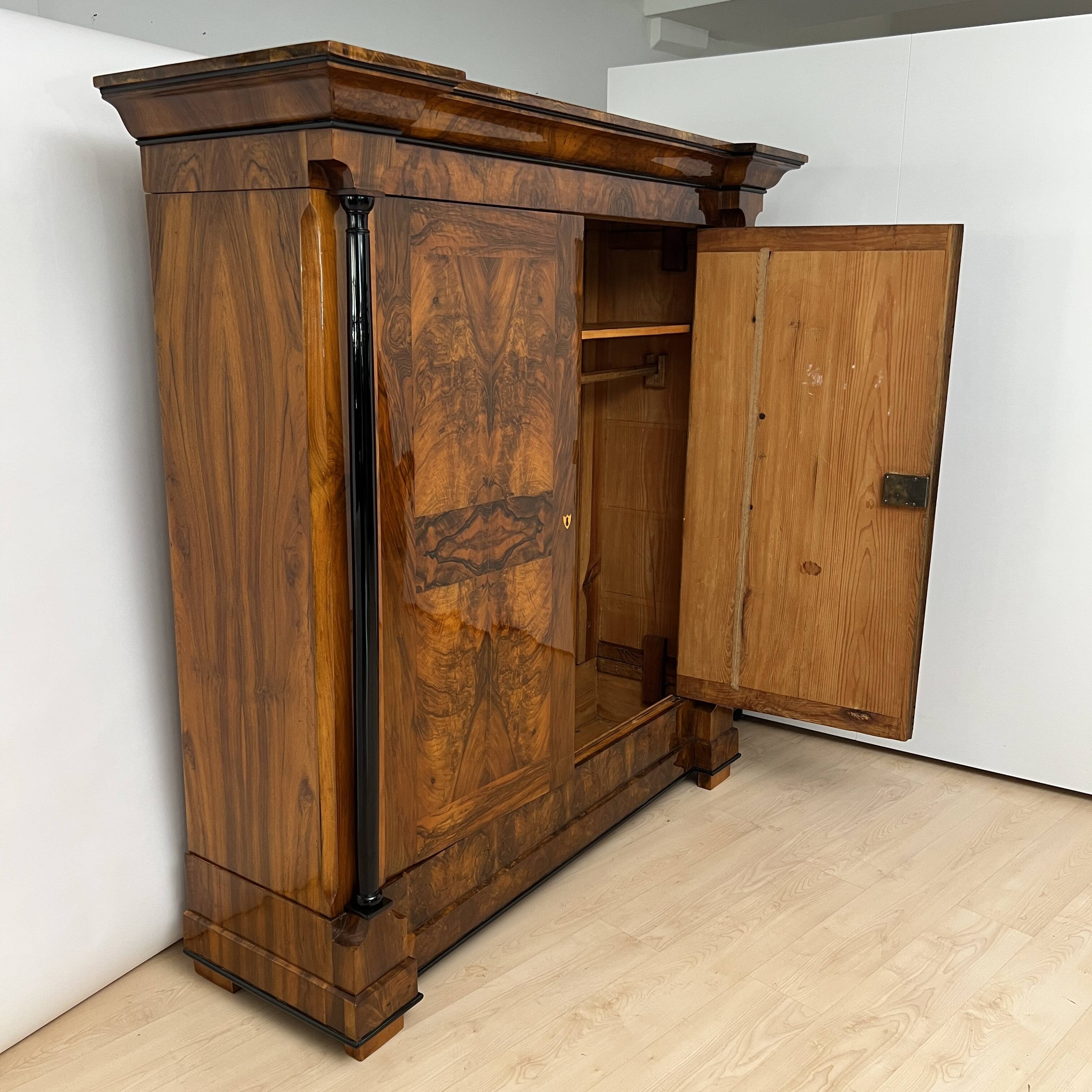 Biedermeier Wardrobe, Walnut Veneer, South Germany circa 1820