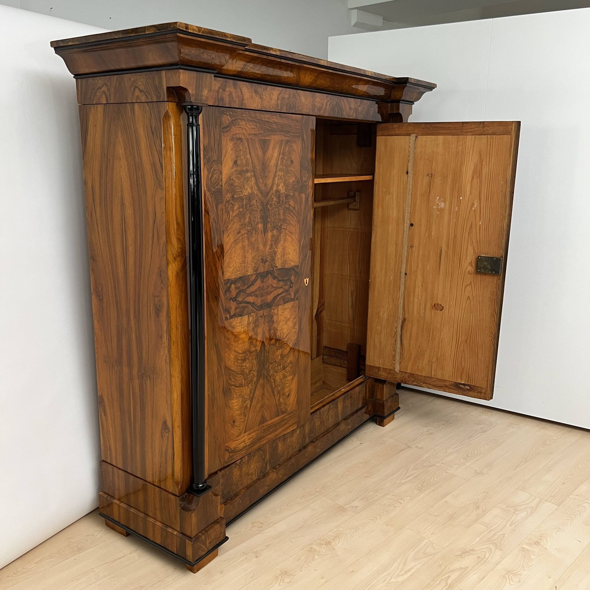 Biedermeier Wardrobe, Walnut Veneer, South Germany circa 1820