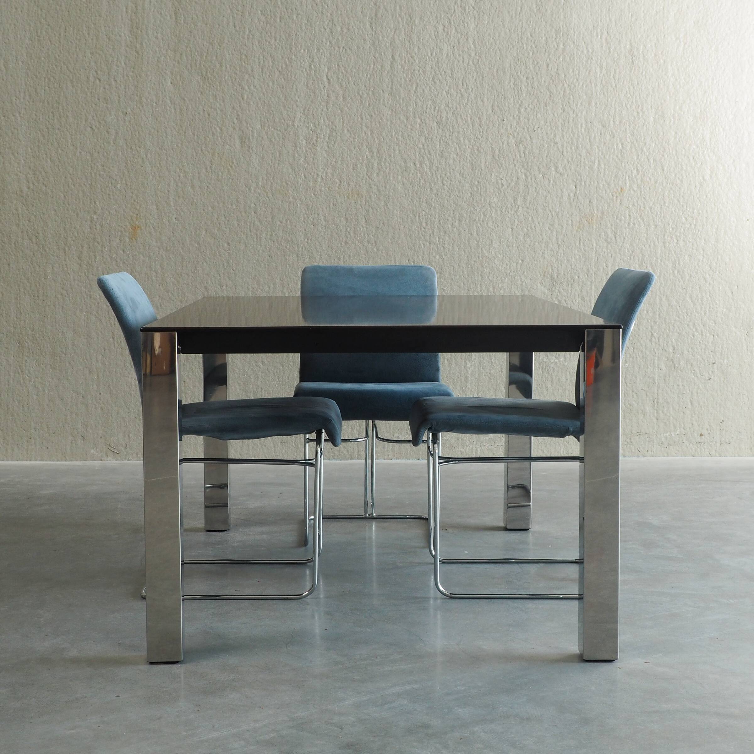 Dining table by Giovanni Offredi for Saporiti