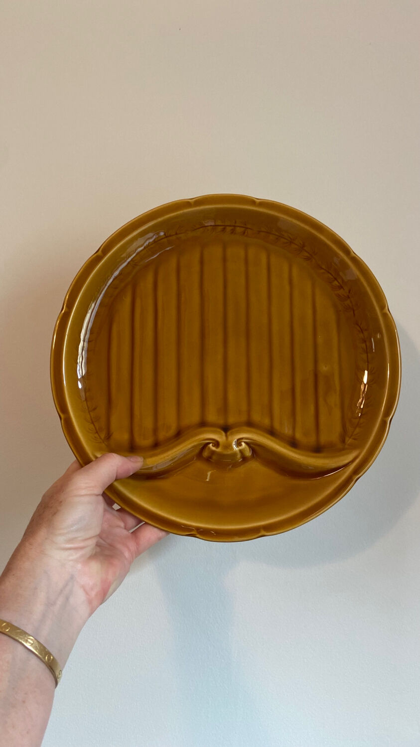 Service of 8 asparagus plates and its 2 sauce boats Gien 1960