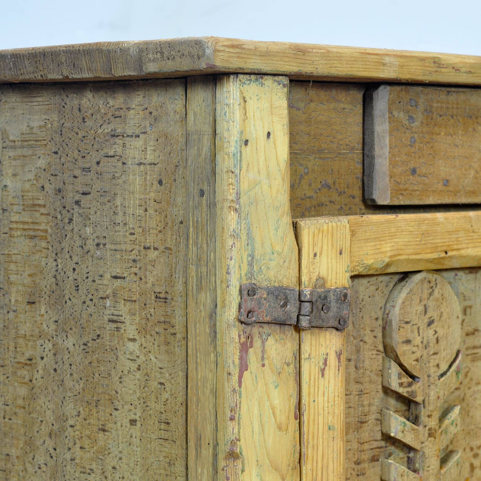 Cabinet d'art populaire, vers 1880