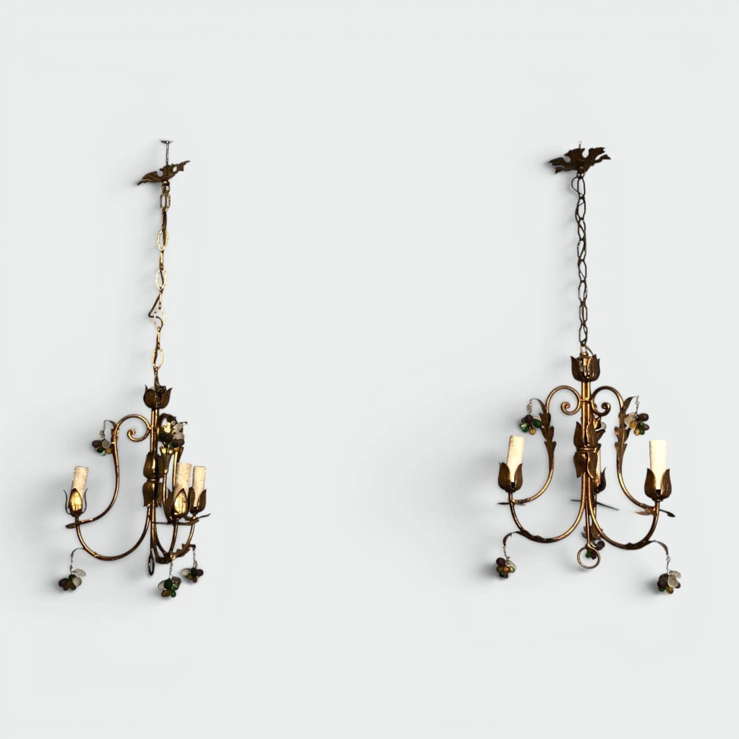 Paire de Lustres en Métal Doré à Décor de Feuillages et Grappes de Raisin e