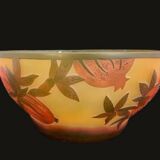 Cup in multi-layered glass paste released with acid