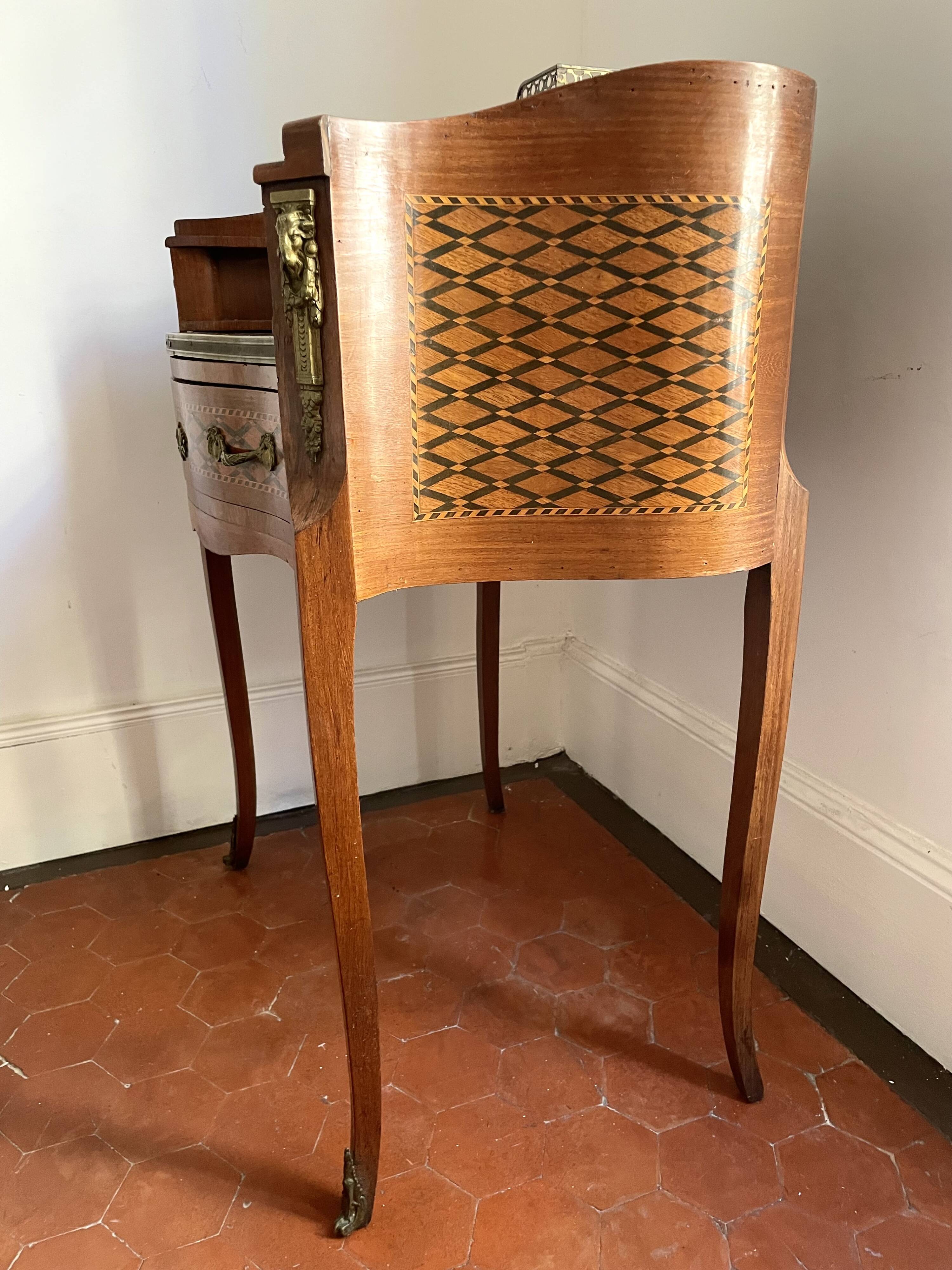 Petit bureau en marqueterie & bronze  (19e siecle)