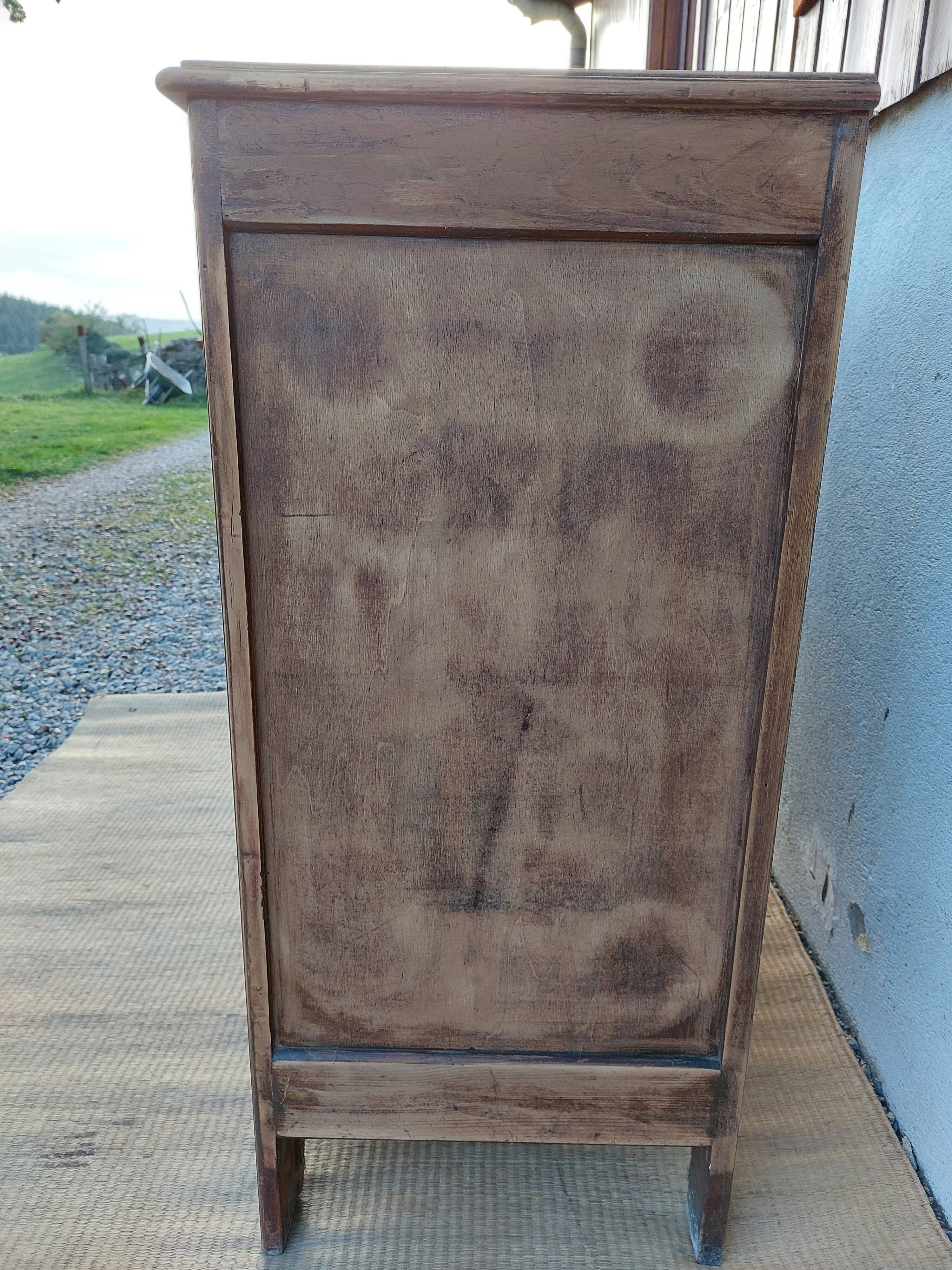 Sanded Parisian buffet