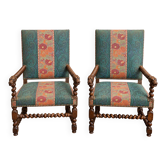 Paire de fauteuils à hauts dossiers en bois tourné – Accotoirs sculptés de
