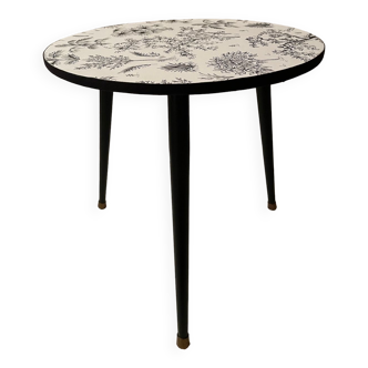 Small tripod pedestal table