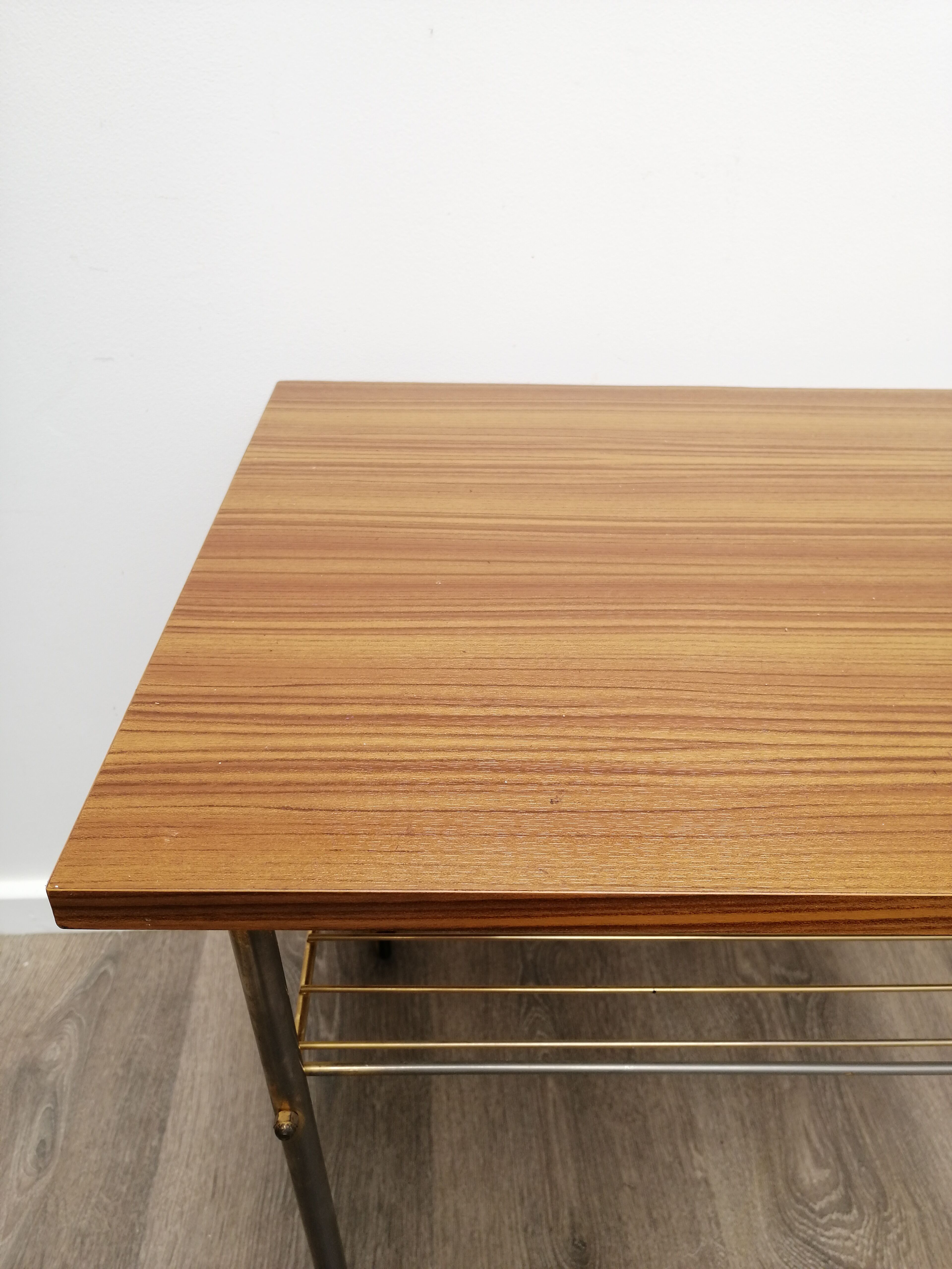 Desserte range vinyls