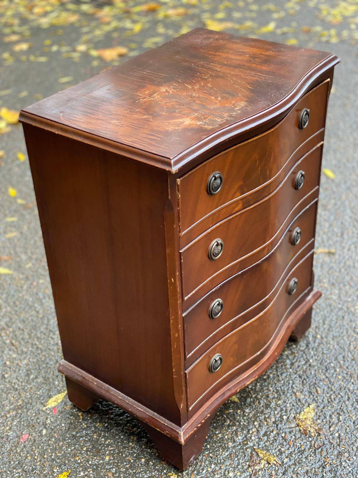 English chest of drawers in dark wood with 4 drawers, 70cm