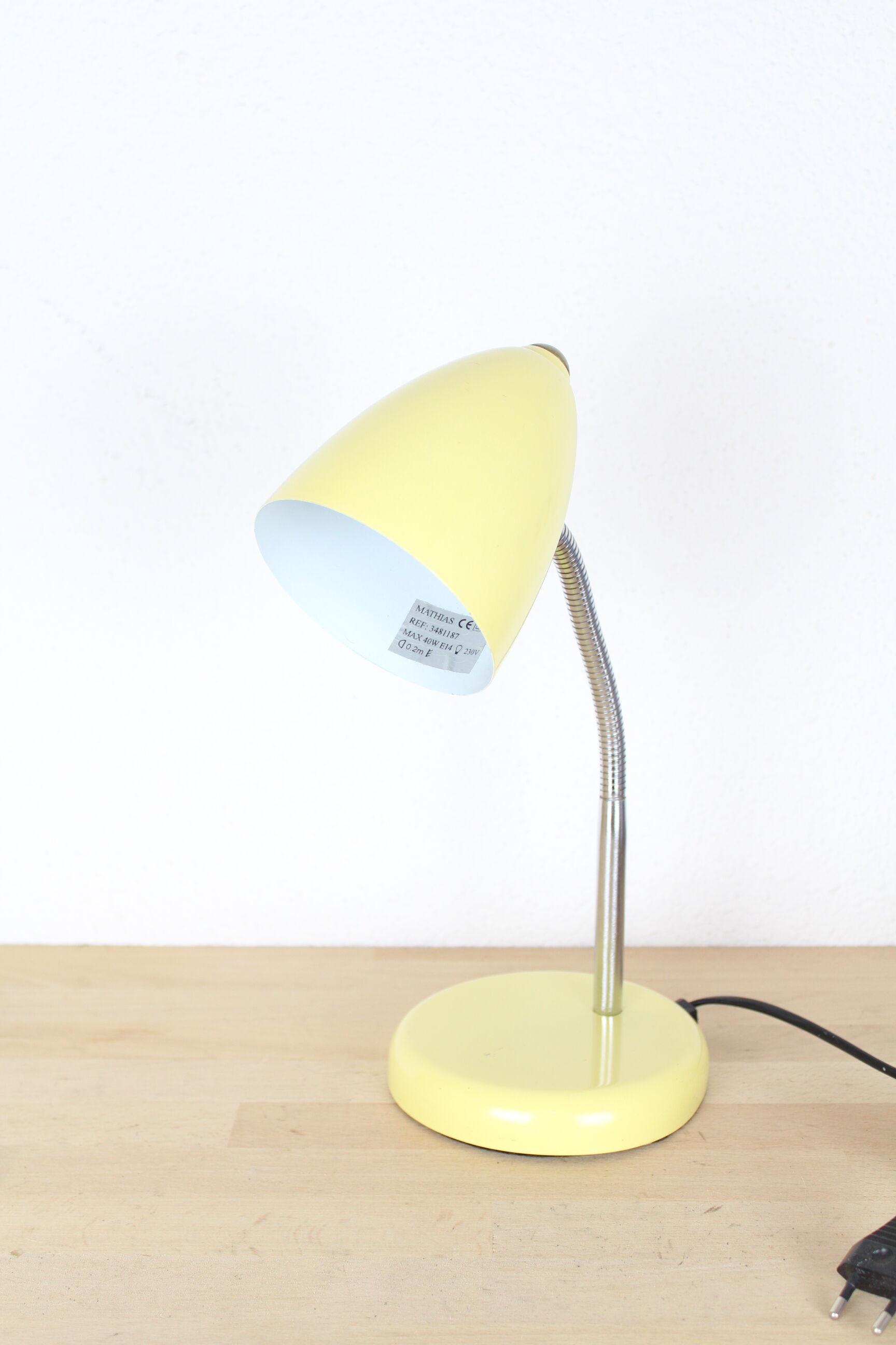 Yellow desk pressure lamp